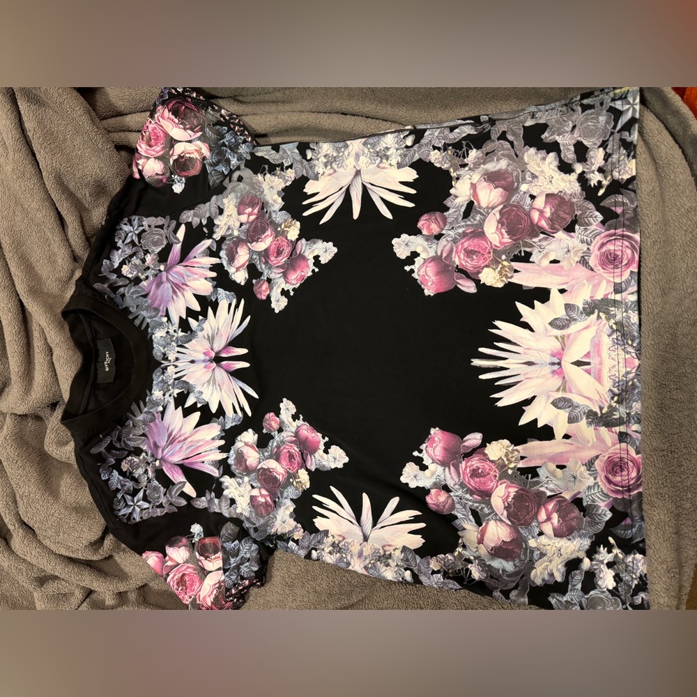 Givenchy Shirt - Picture 3 of 4